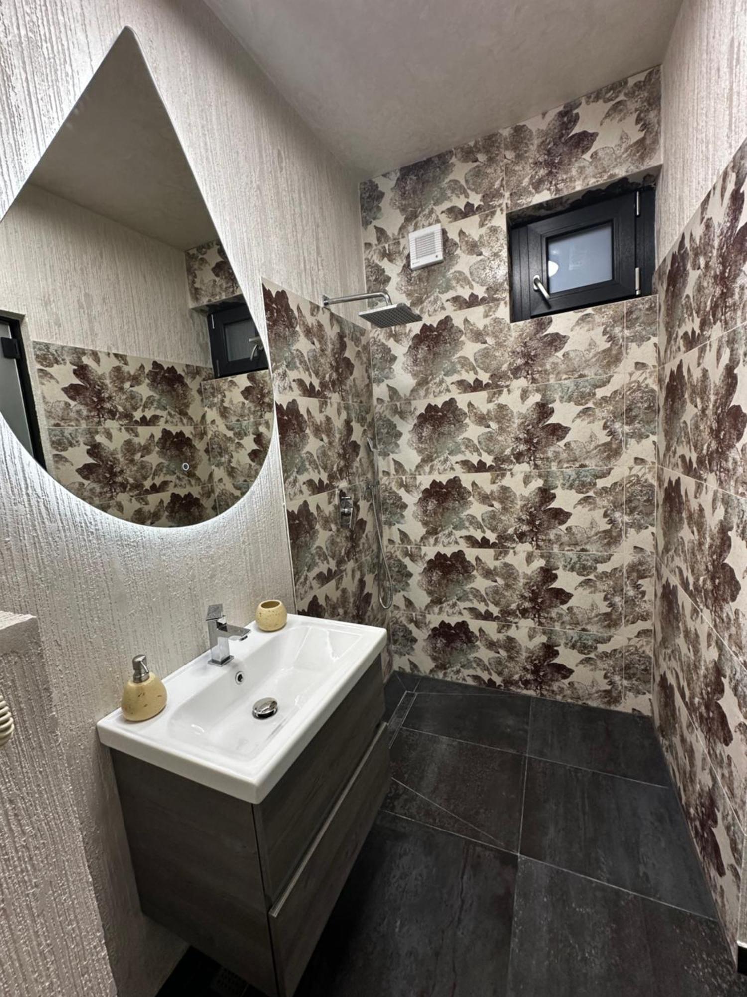 Pensiunea Izvoare Olanesti 3*** Guest house